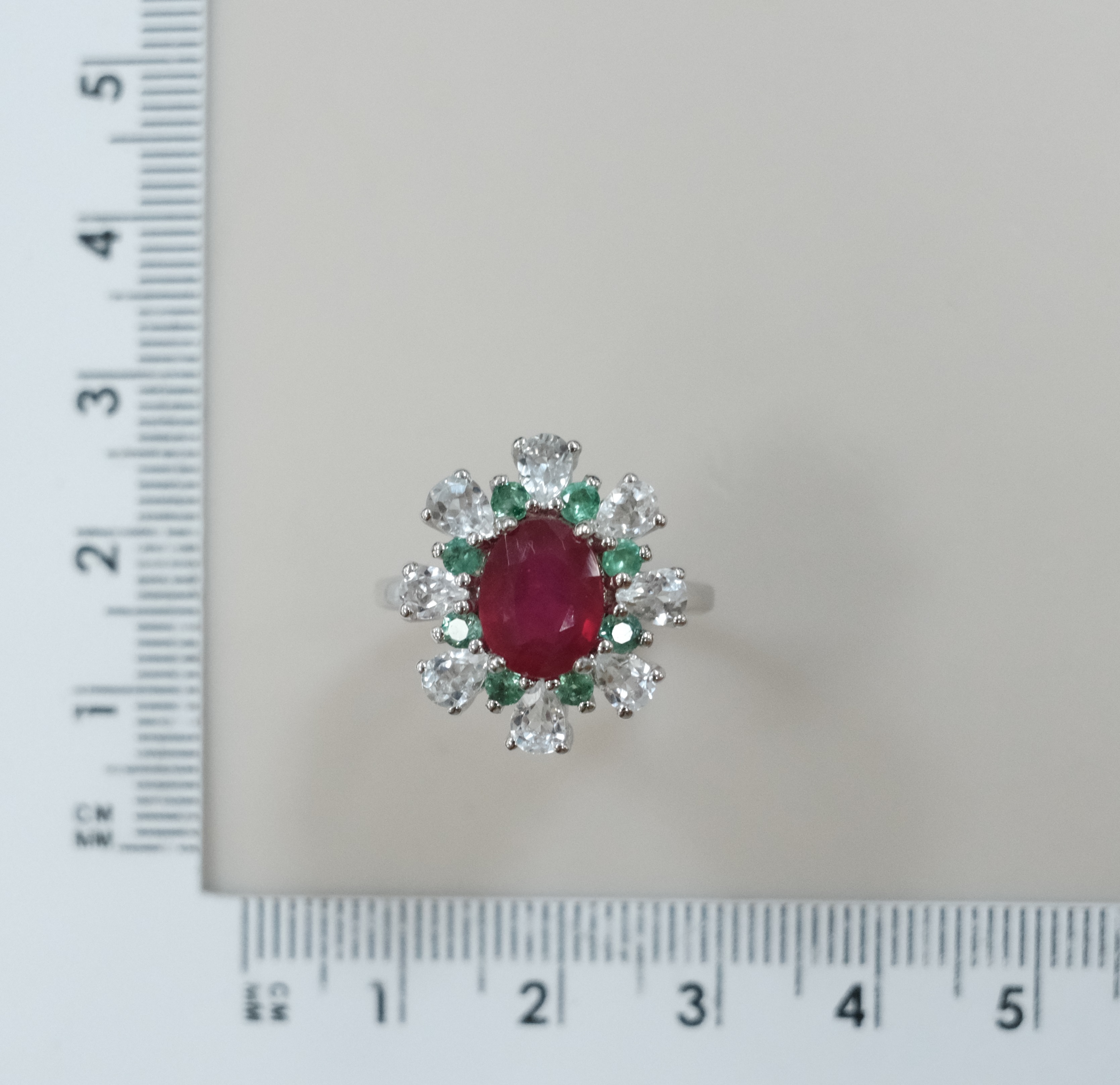 Серебряное кольцо с рубином